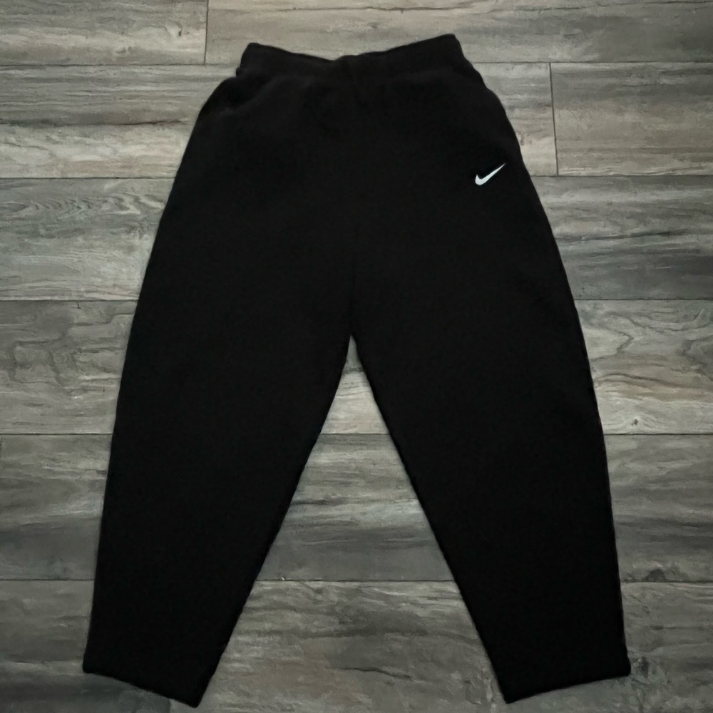 womens black nike uncuffed sweatpants